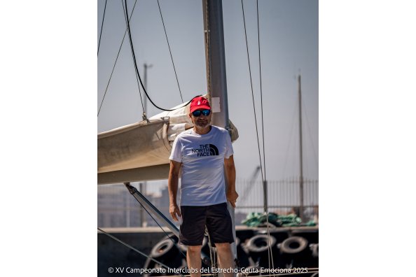 Imagen  Regata táctica con 22 barcos en el Estrecho bajo la organización del Royal Gibraltar Yacht Club  - Interclubs del Estrecho
